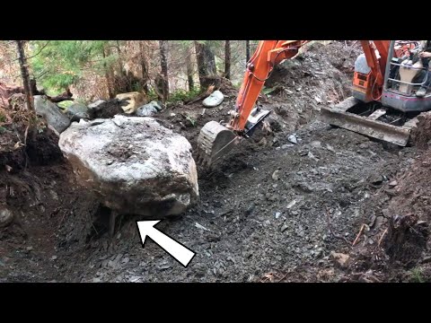 My BIGGEST Gold Nugget Was Under This Boulder (5.251g * $59.71 = $313.53)