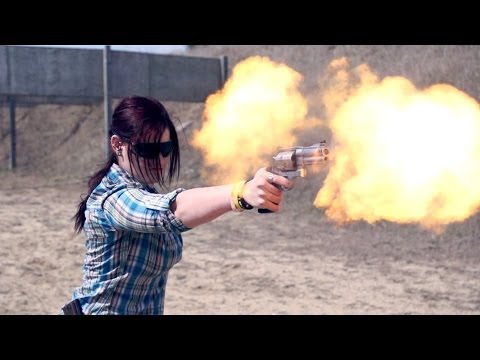 Shooting S&W 500 Magnum One Handed