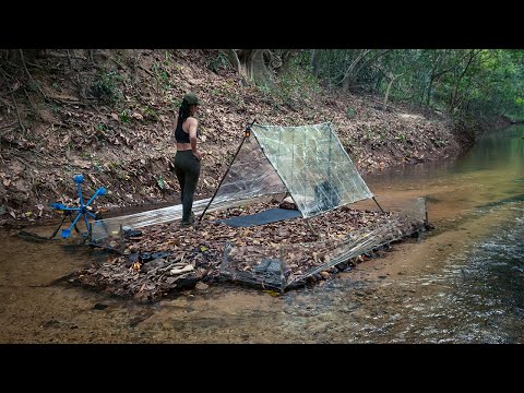 Solo Overnight Bushcraft Tent Using Plastic Wrap - Survival Alone in Forest - Natural Sound at Night